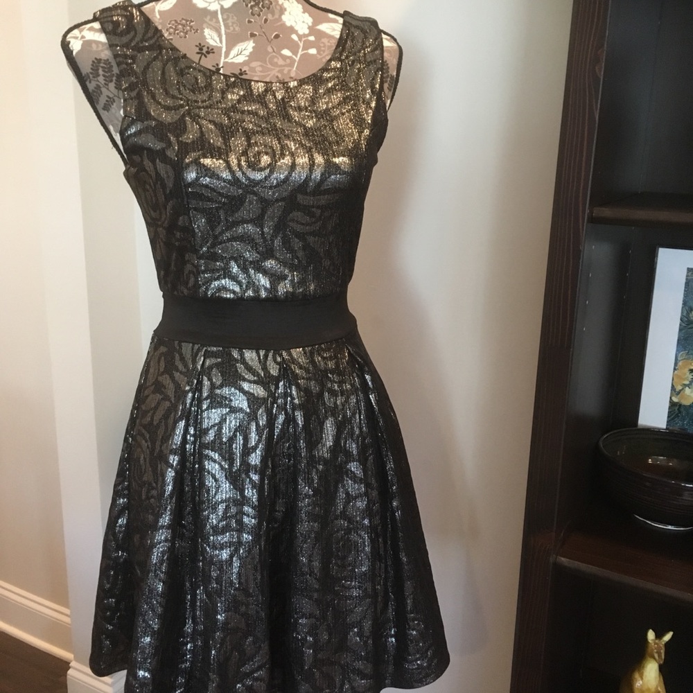 Yellow Star “Shine of the Times” rose print dress